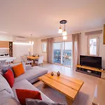 Aloni 3 Bedroom Sea View With Private Pool *